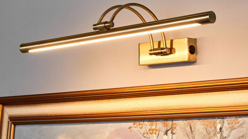 Plafoniere Per Camere Bianche : Illuminare un dipinto o una foto con le lampade per quadri