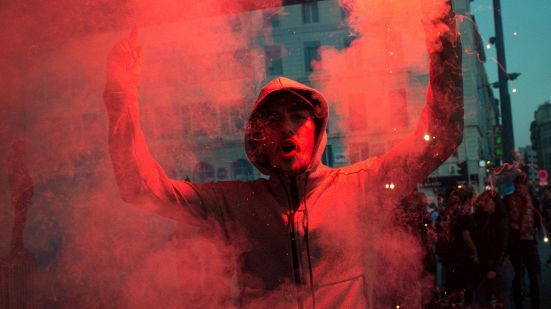 Scontri ultra Marsiglia-polizia a Lione Scontri ultra Marsiglia-polizia a Lione