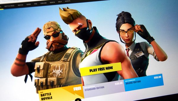 Fortnite Pinnacoli Pendenti: la distruzione avverrà davvero? Fortnite Pinnacoli Pendenti: la distruzione avverrà davvero?