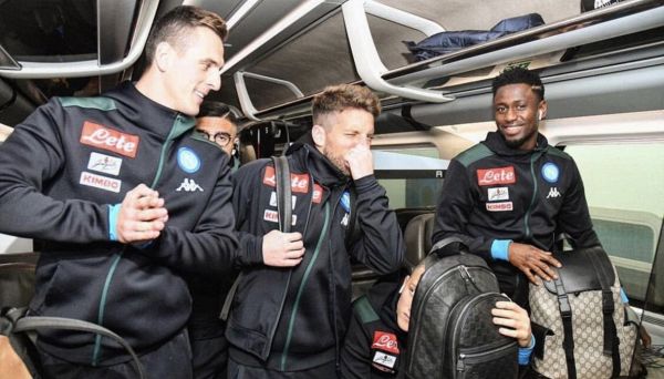 Mertens, il “piccolo incidente” sul treno diventa virale Mertens, il “piccolo incidente” sul treno diventa virale