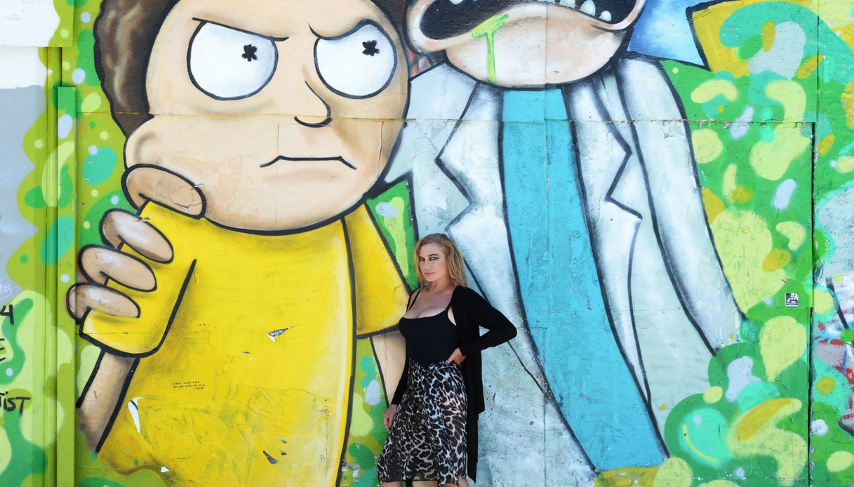 La foto improbabile di Rick e Morty con Lory Del Santo