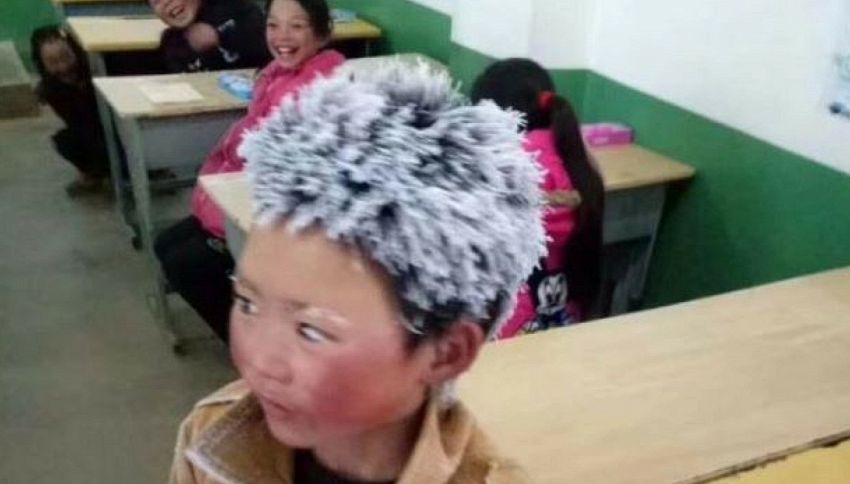 Bimbo Percorre 4 Km A Piedi Al Gelo Per Andare A Scuola Bimbo Percorre 4 Km A Piedi Al Gelo Per Andare A Scuola