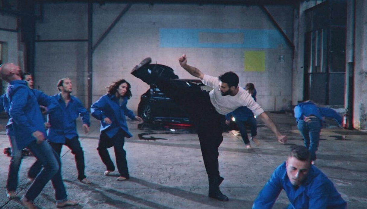 Il video di Mengoni fa pensare un po’ troppo a Childish Gambino