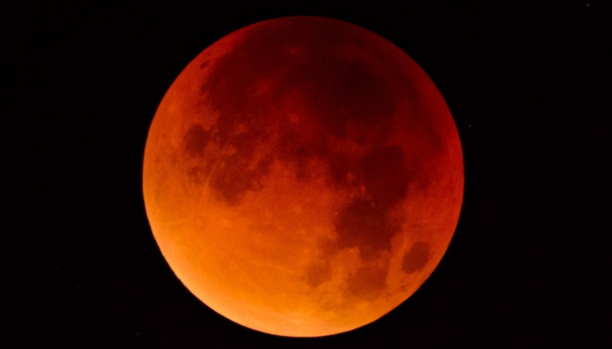 Ecco cosa accadrà durante l'eclissi totale di Luna il 21 gennaio
