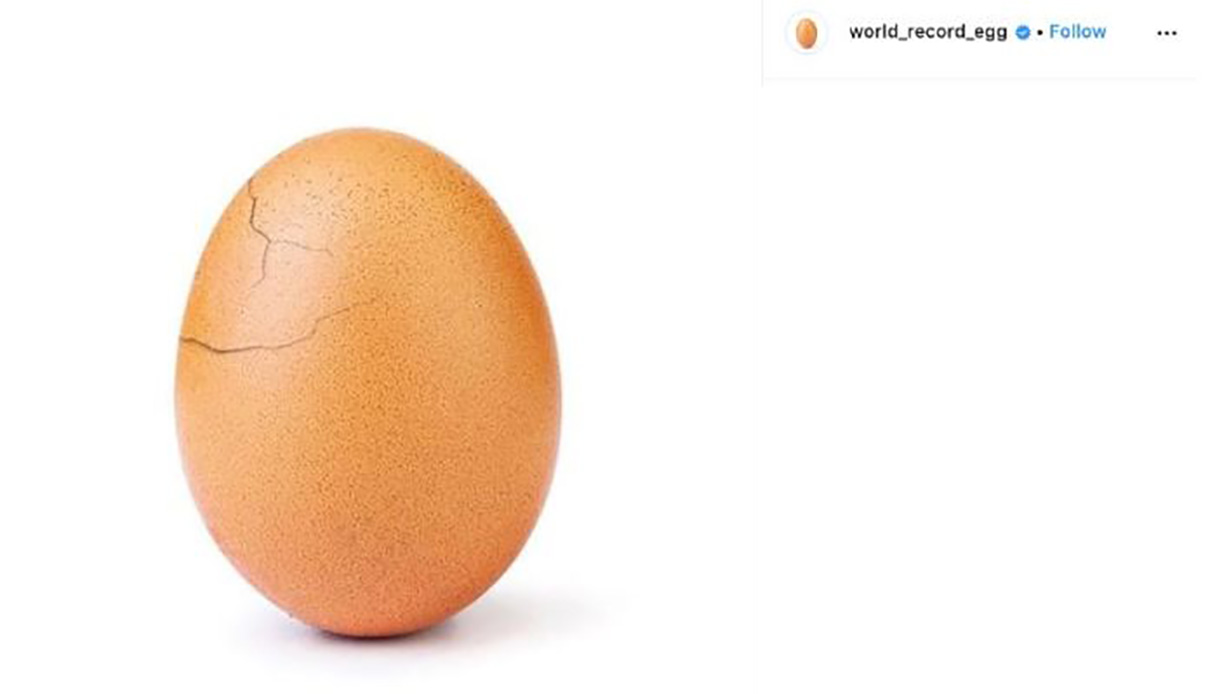 Sorpresa: l'uovo record di Instagram si sta schiudendo