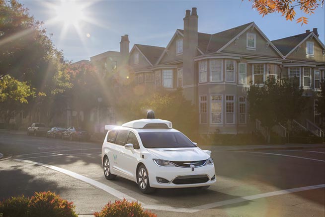 Google ha sottoscritto una partnership con Fiat per l produzione di minivan a guida autonoma. Premi sull'immagine per scoprire di cosa si tratta