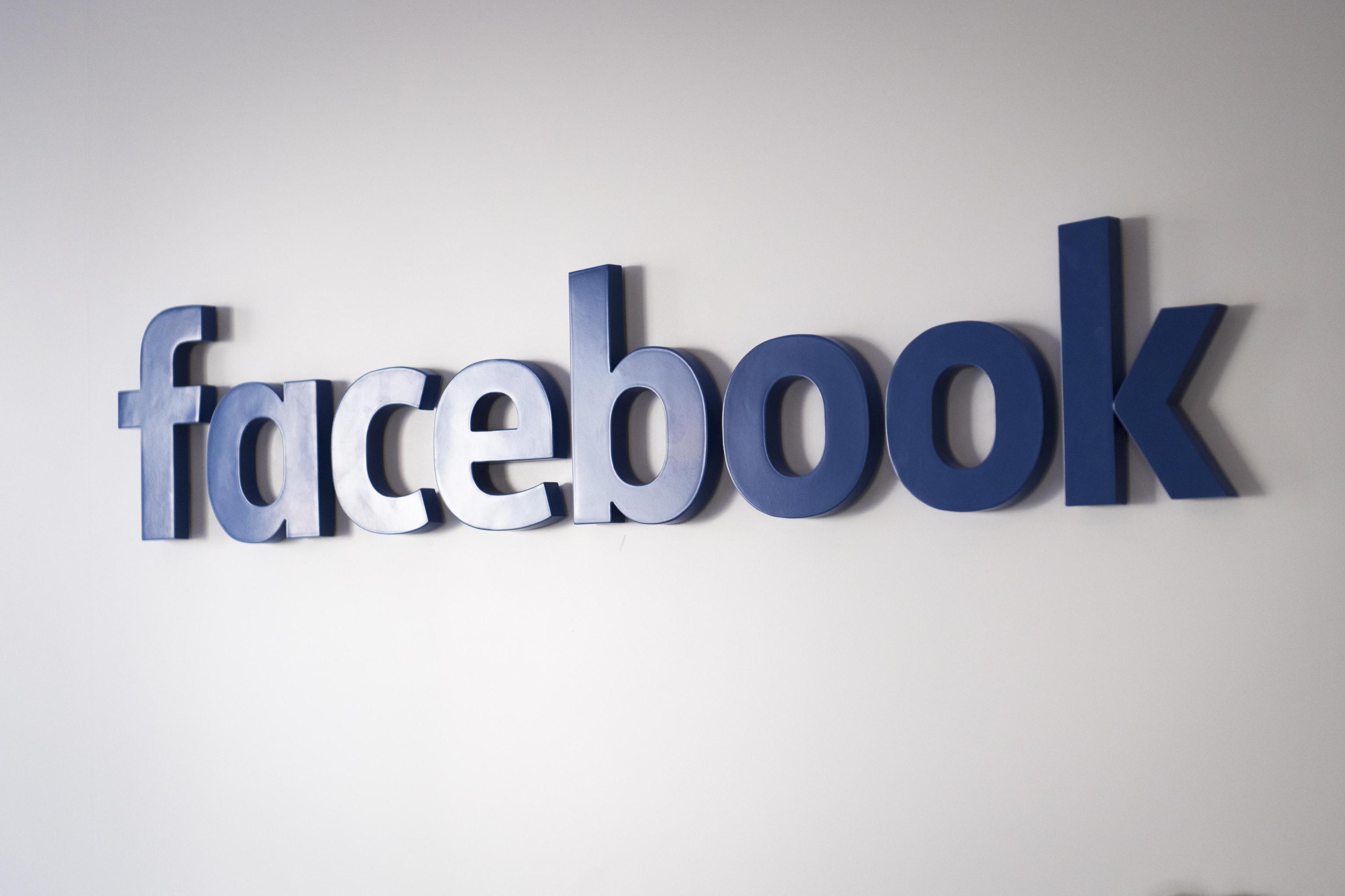 Fb chiude account capo militare birmano
