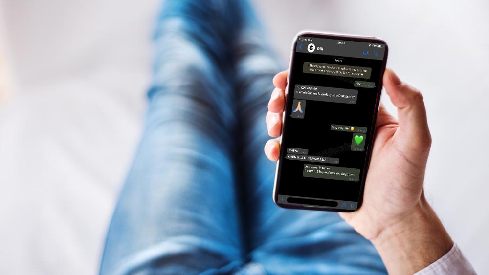 WhatsApp, su iPhone arriva la modalità scura